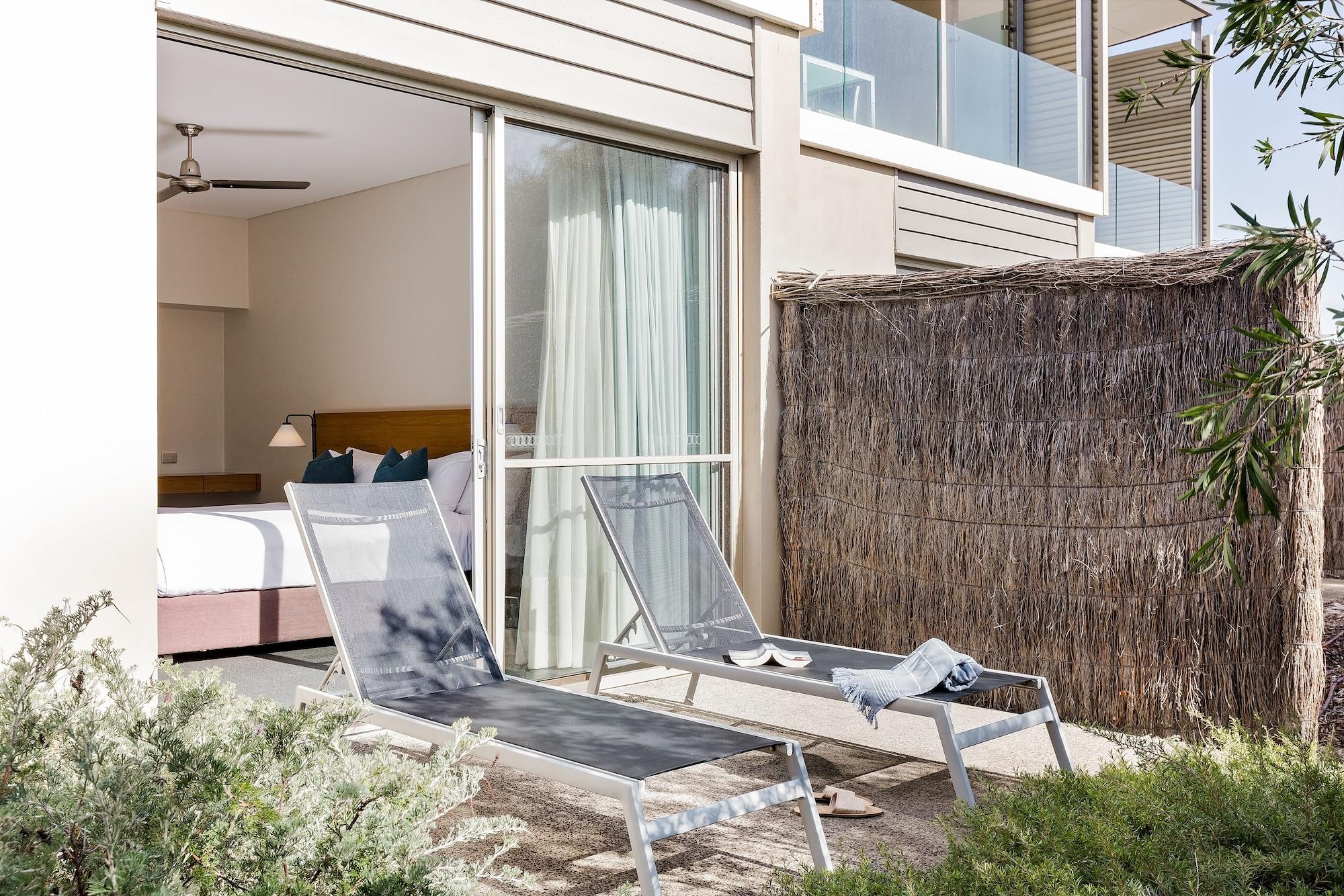 Smiths Beach Resort Yallingup Exterior photo A room at the hotel