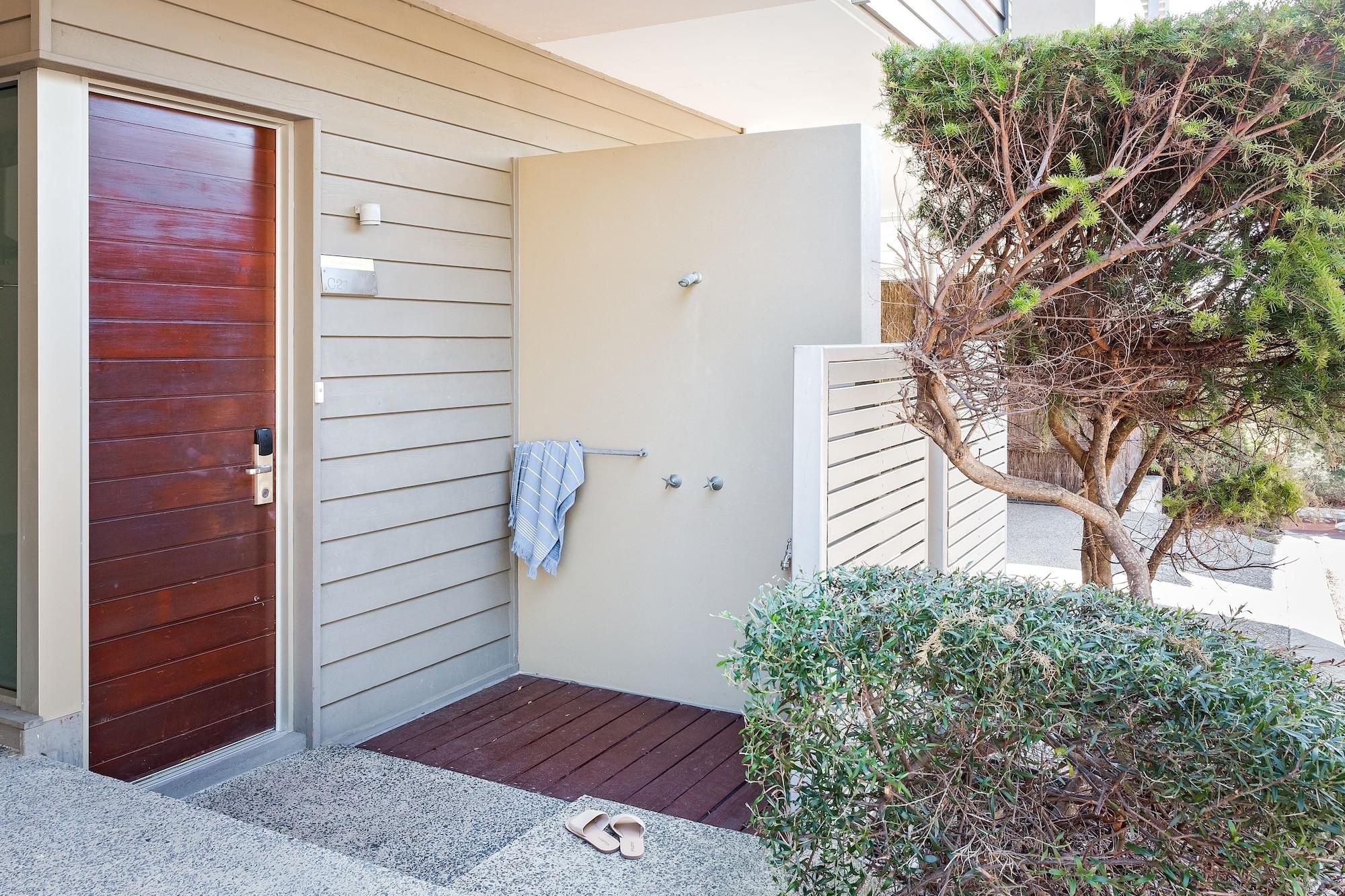 Smiths Beach Resort Yallingup Exterior photo Outdoor shower