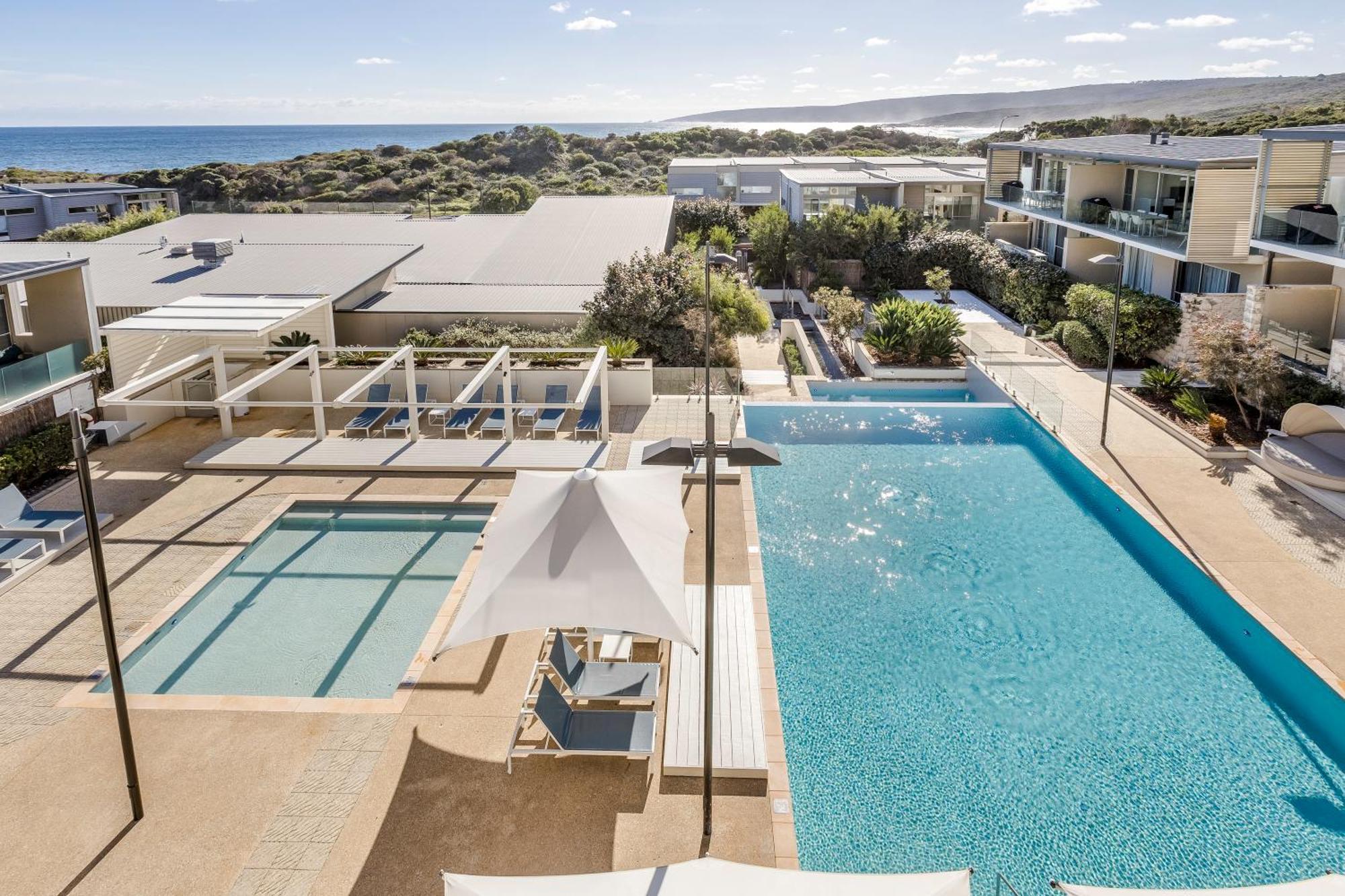Smiths Beach Resort Yallingup Exterior photo The swimming pool at the resort