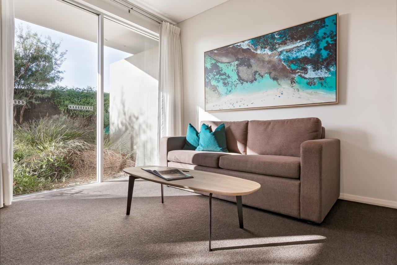 Smiths Beach Resort Yallingup Exterior photo A living room in a typical apartment at the complex